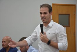 Sindicato dos Árbitros de AL divulga nota após prefeito de Murici danificar carro de assistente