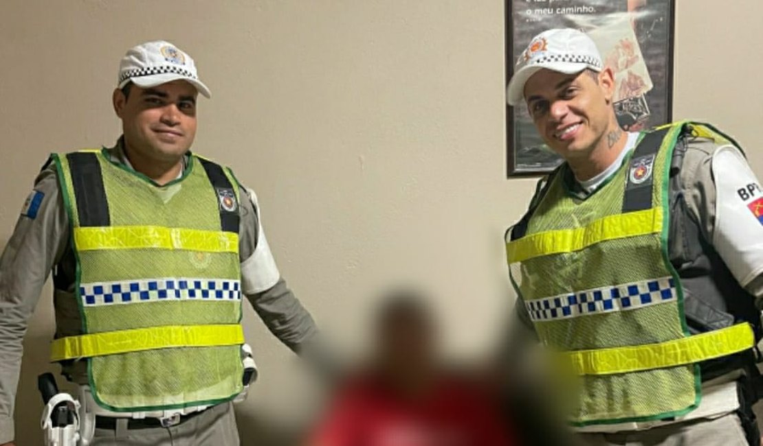 Policiais do BPRv salvam a vida de homem em viaduto da AL-220, no bairro Santa Edwiges