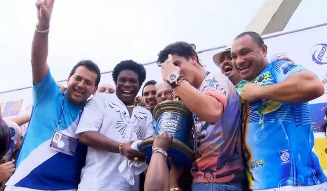 Beija-Flor é a campeã do carnaval do Rio 2015