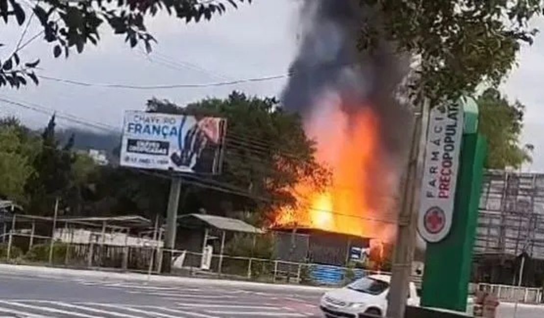 Imóvel de homem-bomba de Brasília é atingido por incêndio em SC