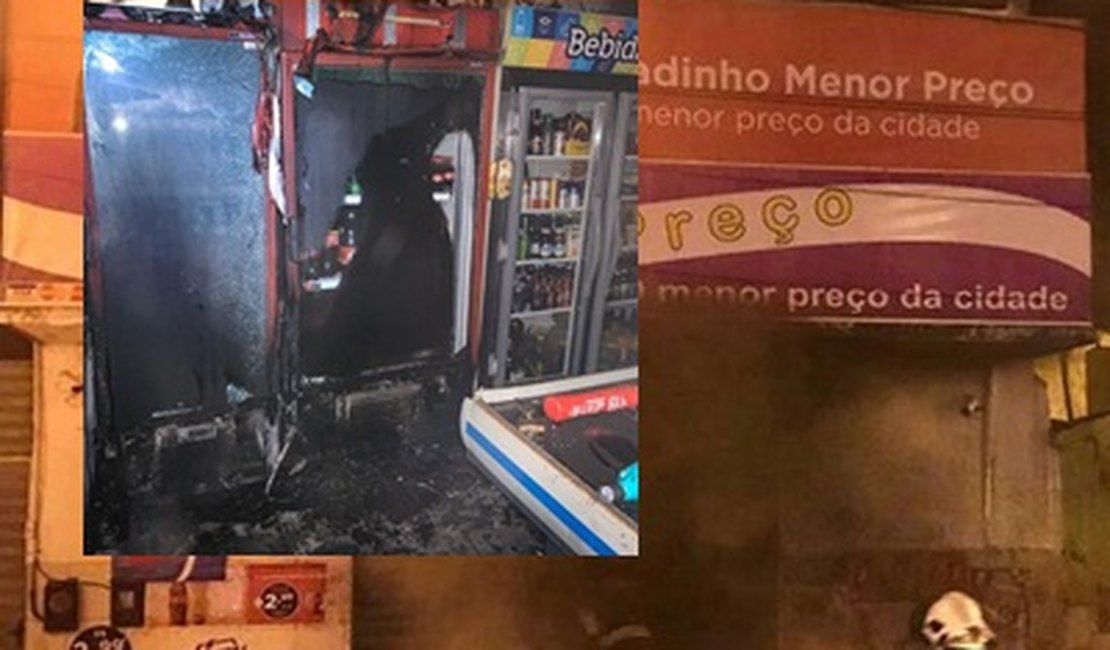 Mercadinho fica destruído após incêndio em Santana do Ipanema