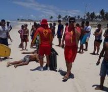 Surfistas salvam adolescentes de afogamento na Praia da Avenida, em Maceió