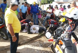 Condutor não respeita placa de parada obrigatória e causa acidente em Arapiraca