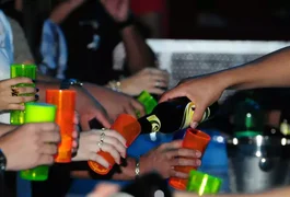 Homem é atacado com garrafa de vidro durante bebedeira no interior de AL