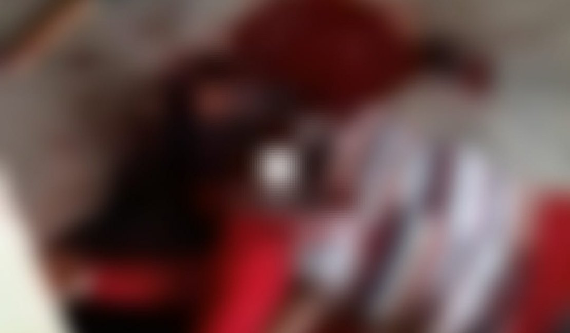 Filho mata a própria mãe com golpes de pá e martelo na cabeça em São Sebastião