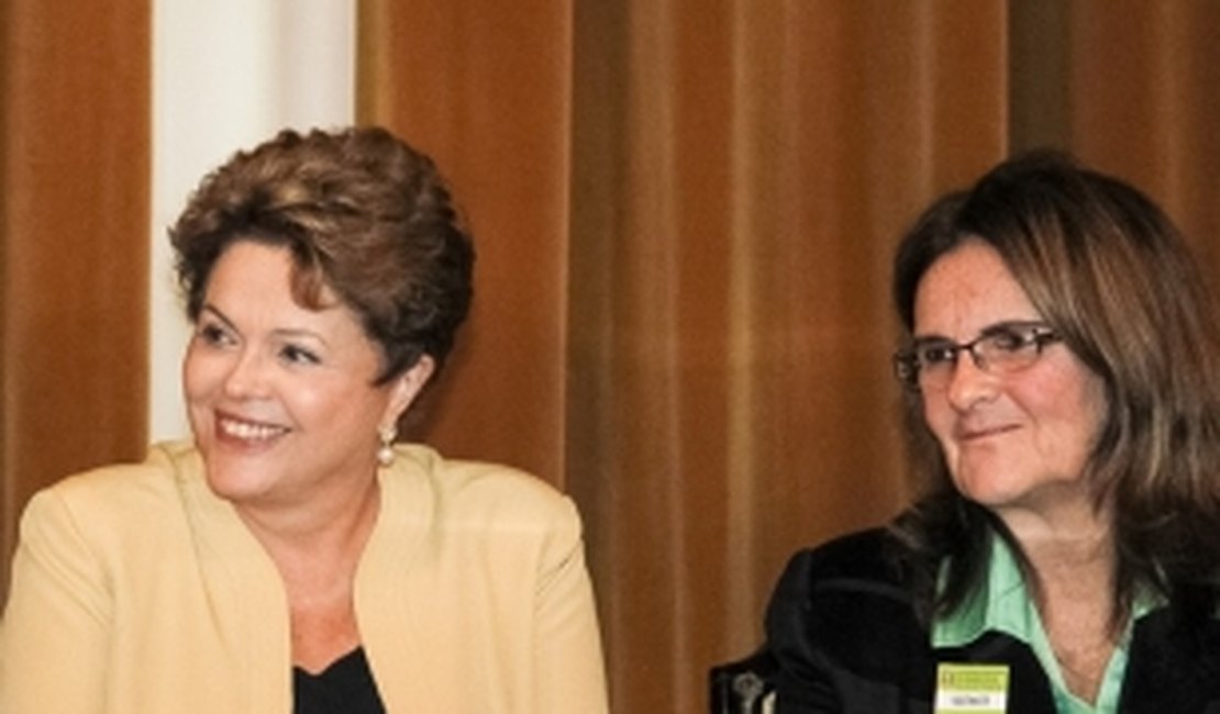 Dilma recebe telefonema de Obama e anuncia amanhã decisão sobre viagem aos EUA