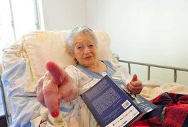 Idosa de 103 anos vence covid-19 e dengue