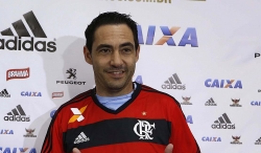 Flamengo apresenta Chicão como jogador do clube