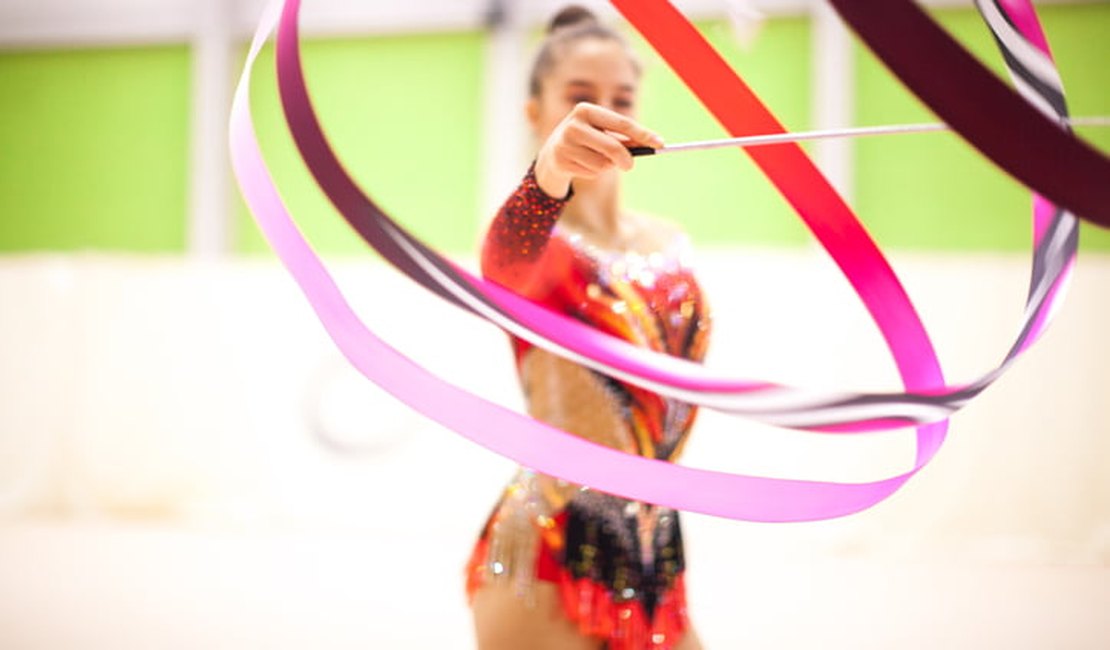 Estudantes participam de competição de ginástica rítmica em Arapiraca