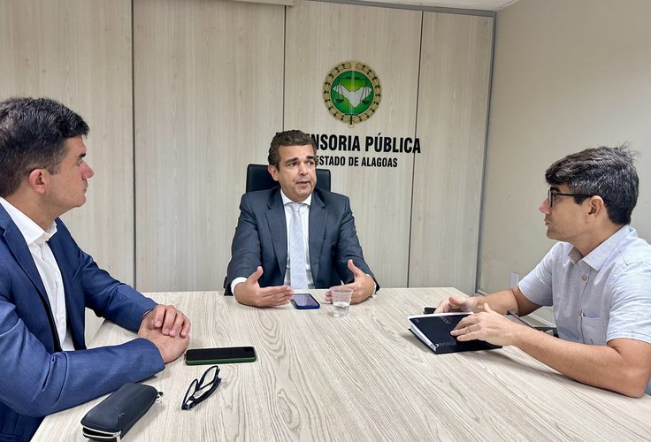 Rui Palmeira e Defensoria Pública articulam ação para barrar taxa de esgoto em cobrança ilegal da BRK Ambiental em Maceió