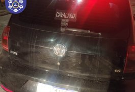 Ação policial recupera carro horas depois de ser roubado, em Arapiraca