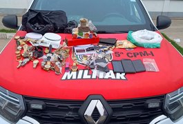 PM apreende drogas, dezenas de relógios e prende suspeitos em Maceió e no interior