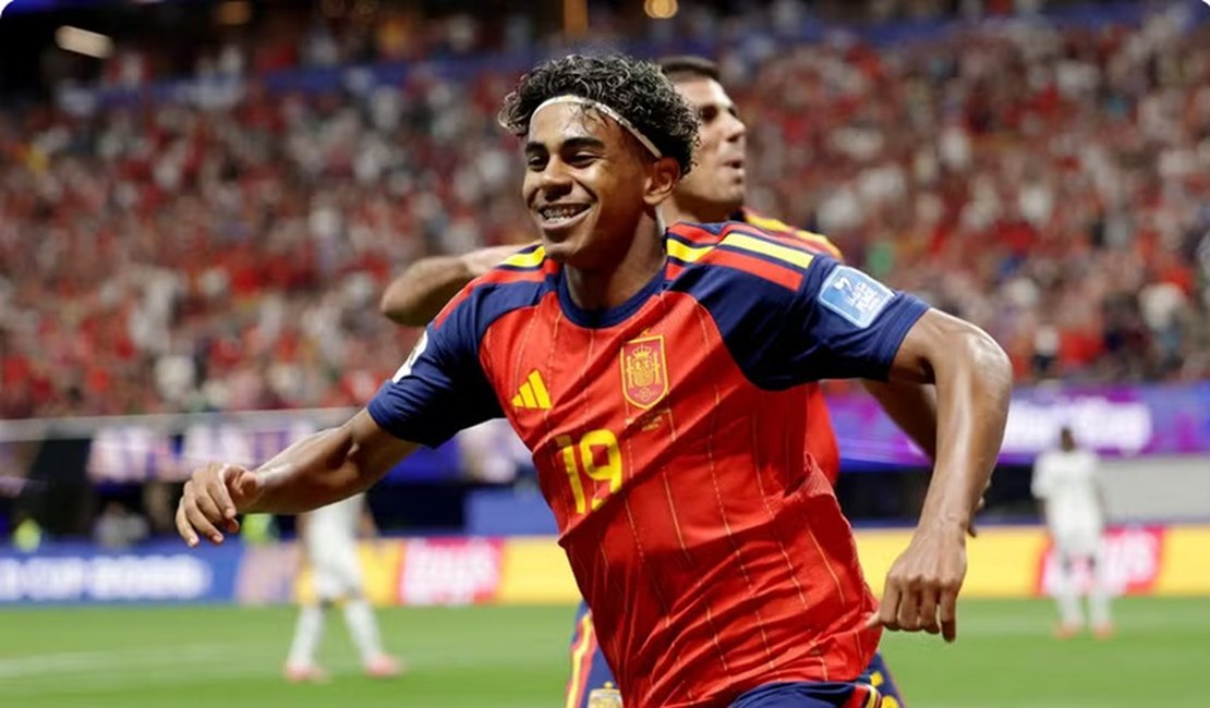 Lamine Yamal, astro da Espanha na final da Copa, é filho de imigrantes, luta contra racismo e tem irmão que virou xodó nas redes