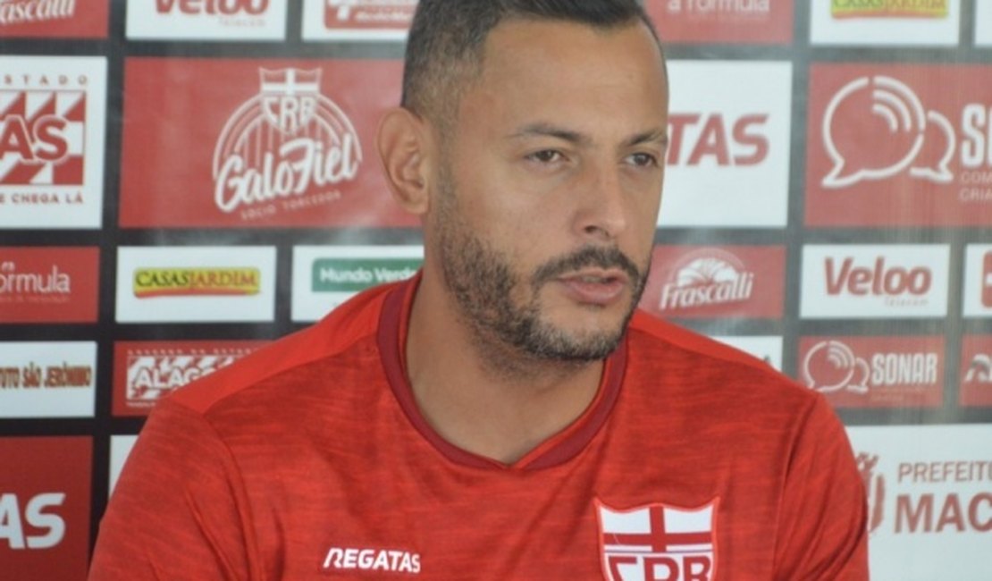 Fernando Henrique lembra tática para desestabilizar Hernane e fala sobre atuação