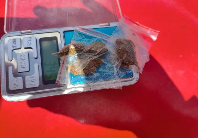 Homem é abordado com maconha durante ronda da PM no bairro Primavera, em Arapiraca