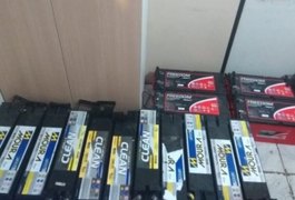 Filho de deputado paga fiança de R$ 3 mil e deixa prisão