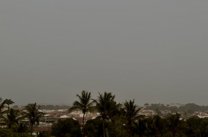 Arapiraca registra raios, trovões, fortes chuvas e quedas de energia nesta terça (3); veja a previsão do tempo de Alagoas