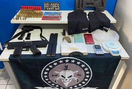Operação da PM e PC prende membro do PCC com submetralhadora, munições e drogas, em Arapiraca