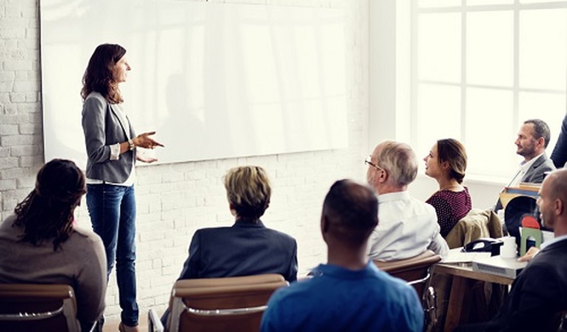 Idosos que pensam em cursar graduação podem ter cota específica pelo Prouni