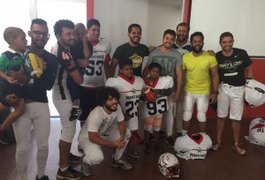 Jogadores do Maceió Marechais raspam a cabeça em apoio a crianças com câncer