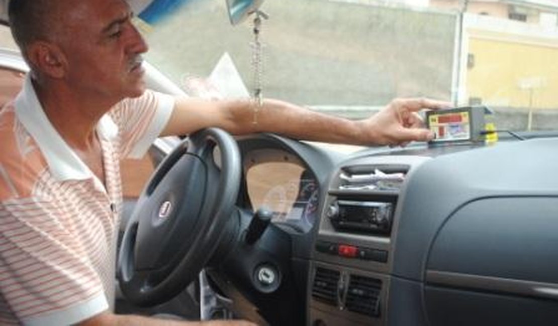 SMTT convoca taxistas para atualização dos taxímetros