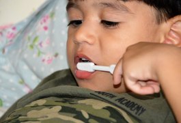 Cirurgiã-dentista da Sesau orienta quando deve ser a primeira consulta odontológica da criança