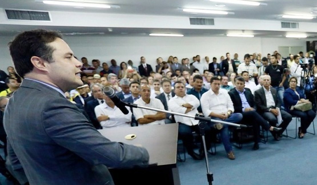 Prefeita Célia elogia o programa de esgotamento sanitário do governo