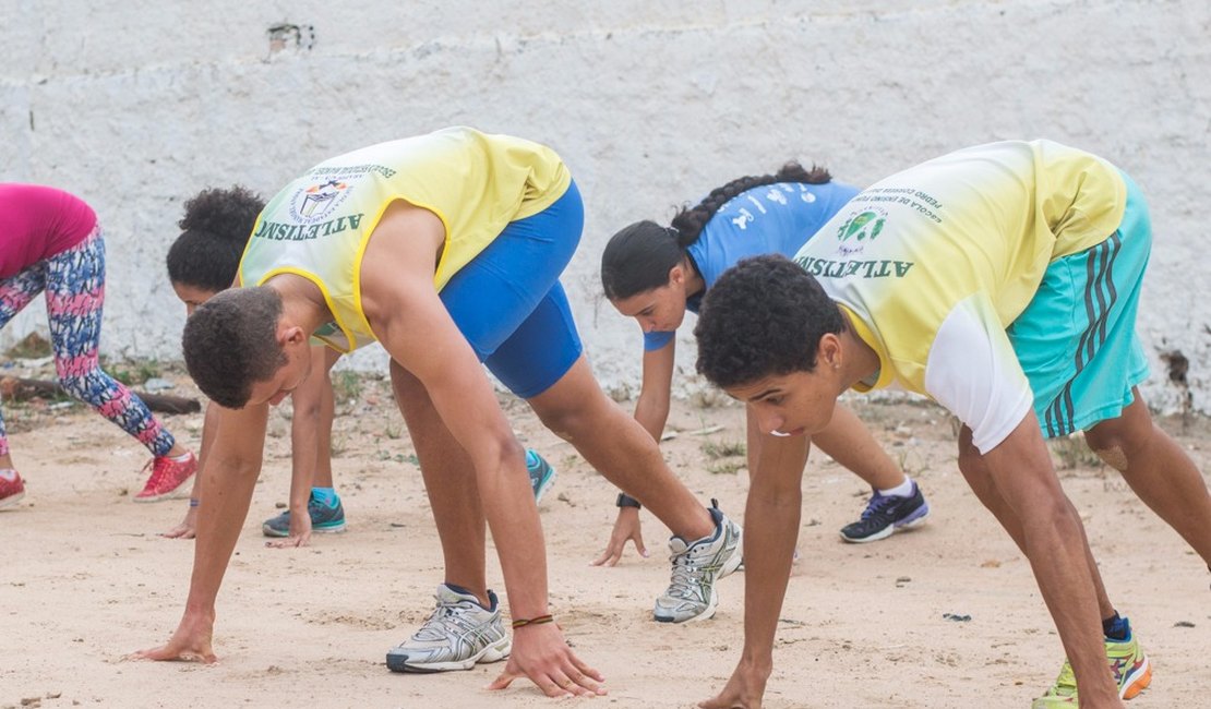 Jovens arapiraquenses vão disputar o II Campeonato Brasileiro Escolar de Atletismo em Porto Alegre