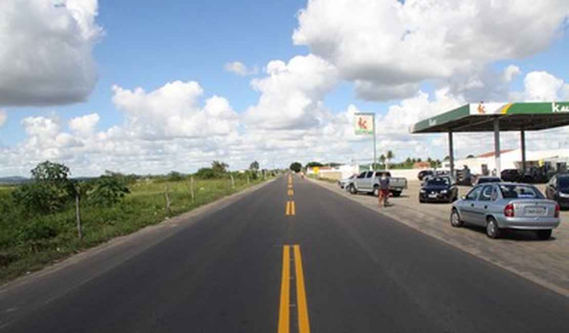 Carga da empresa O Boticário é roubada na AL-220, em Craíbas