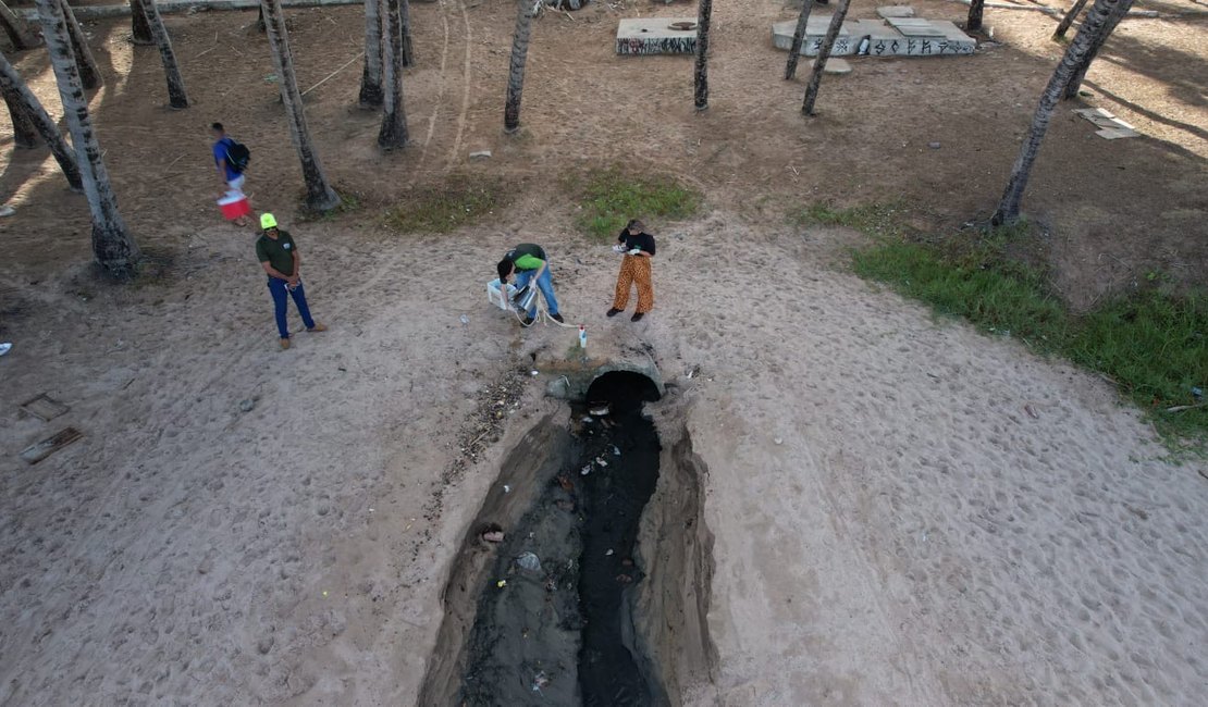 IMA Alagoas realiza análise em língua suja na praia da Ponta Verde