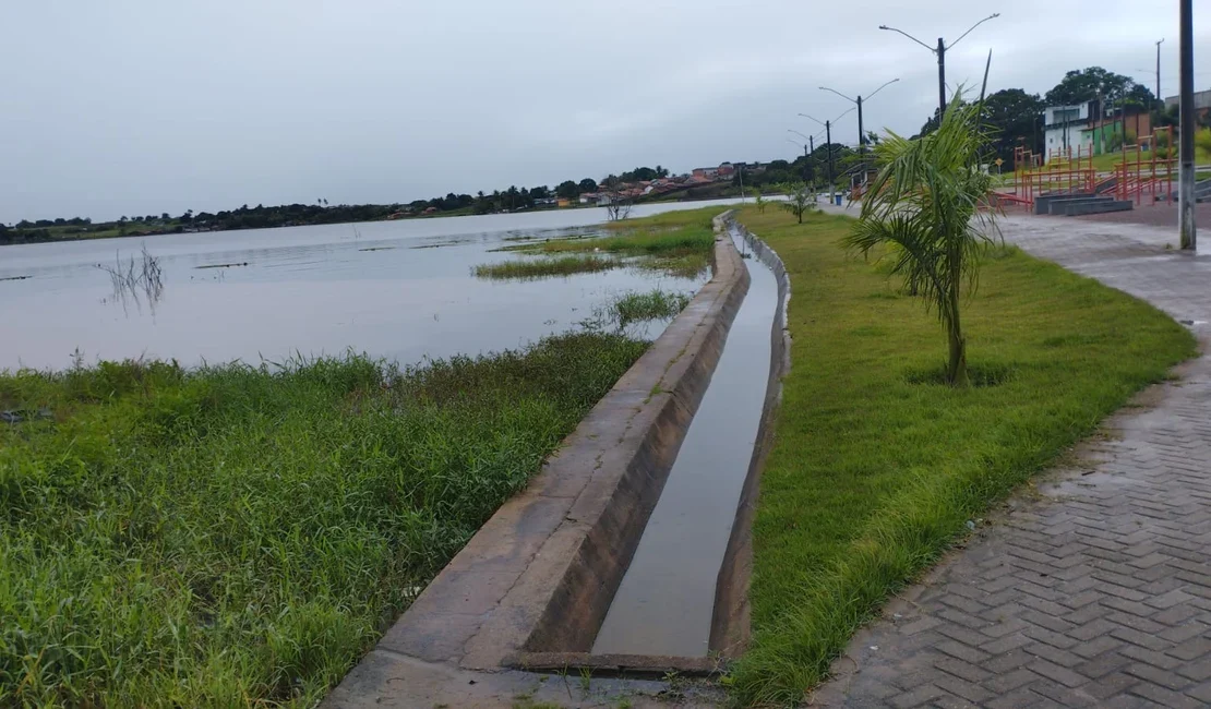 Corpo de pescador que desapareceu em lagoa em Limoeiro de Anadia é achado por familiares