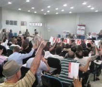 Professores da Ufal entram em greve após assembleia