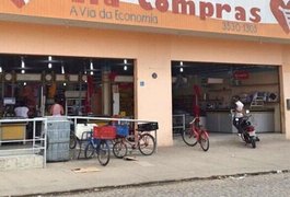 Homem invade mercadinho, ameaça comerciante e é atingido por tiros em Arapiraca