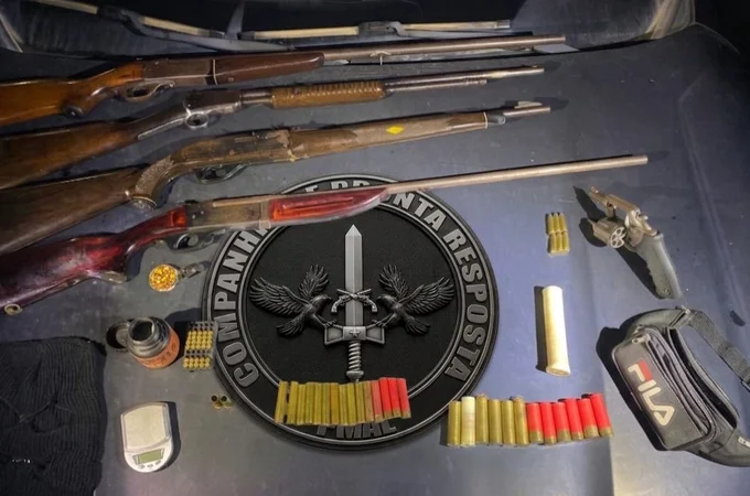 Operação RENOE prende homem com revólver e arsenal de espingardas em Japaratinga