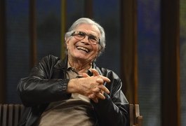 Longe da TV, Tarcísio Meira diz que a morte ‘assusta’ e que ‘artista não se aposenta’