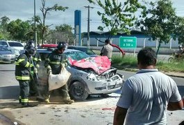 Viatura colide contra caminhão e três militares ficam feridos