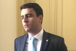 Em meio à desvantagem nas pesquisas, JHC é incluído em disputa pelo Senado