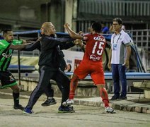 Após briga durante CRB e América-MG, Zé Carlos pega nove jogos de suspensão