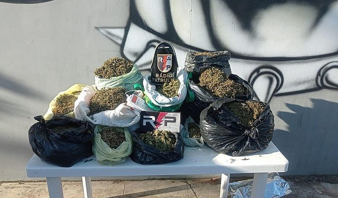 Após denúncia, PM apreende 21 quilos de maconha em Arapiraca