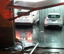 Vídeo. Jogador do Corinthians se envolve em acidente e deixa idoso ferido, em São Paulo