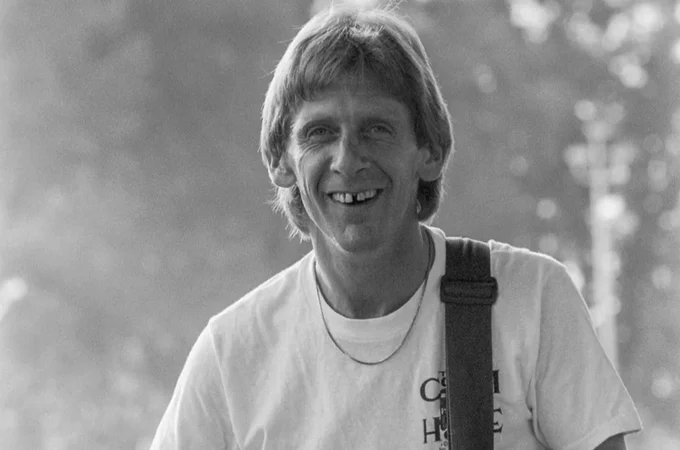 Morre Alex Ligertwood, ex-vocalista da banda Santana, aos 79 anos