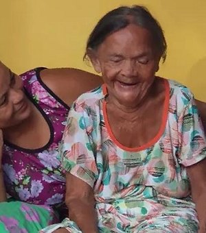 Há mais de quatro meses sem receber fraldas geriátricas, maceioense precisa de ajuda para cuidar da mãe