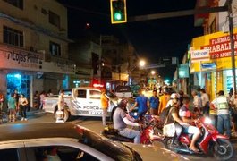 Polícia cumpre ordem judicial de desocupação da Câmara Municipal de Arapiraca
