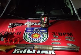 Policiais do 3° Batalhão encontram armas de fogo e drogas escondidas em telhado no Manoel Teles