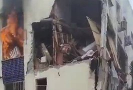 Incêndio de grandes proporções atinge prédio residencial em Salvador