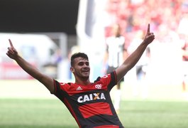 Flamengo vence o Santa Cruz e segue perto do Palmeiras