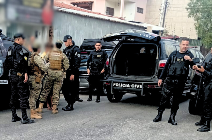 Homem invade loja, tenta fugir pelos telhados e é contido pela polícia em Maceió