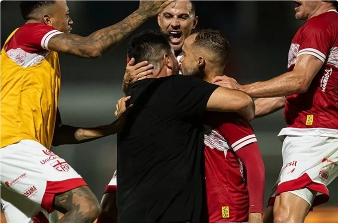 CRB bate Figueirense e se classifica para a quinta fase da Copa do Brasil