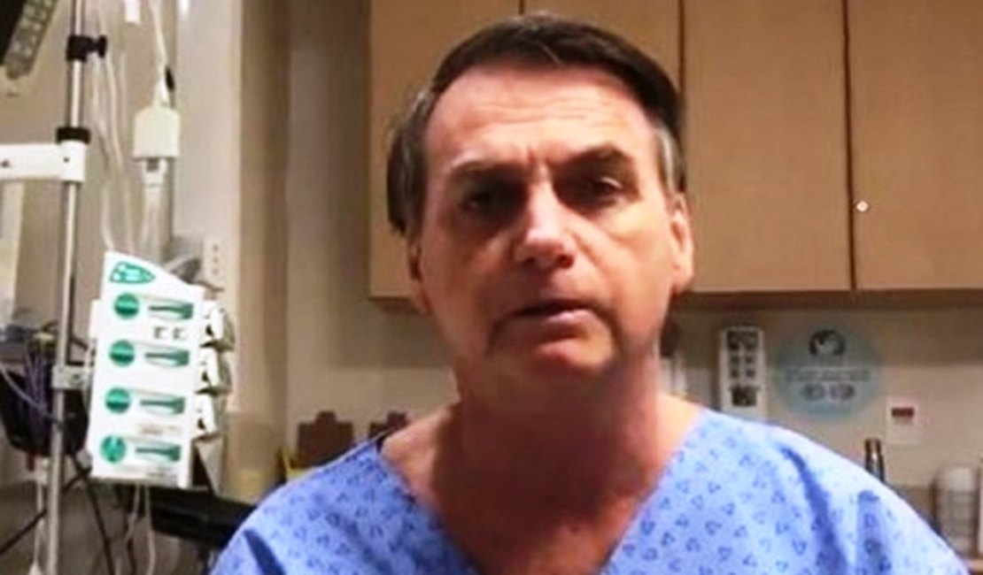 Bolsonaro está com pneumonia, afirma boletim médico