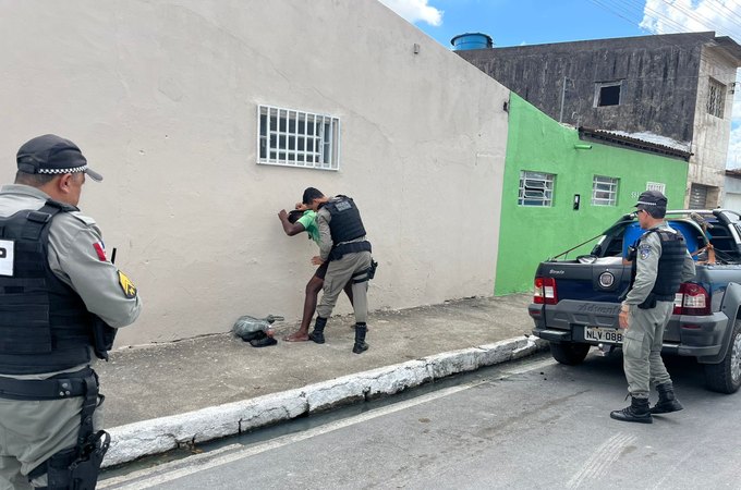 PM prende criminoso horas após furtar loja no Centro de Arapiraca